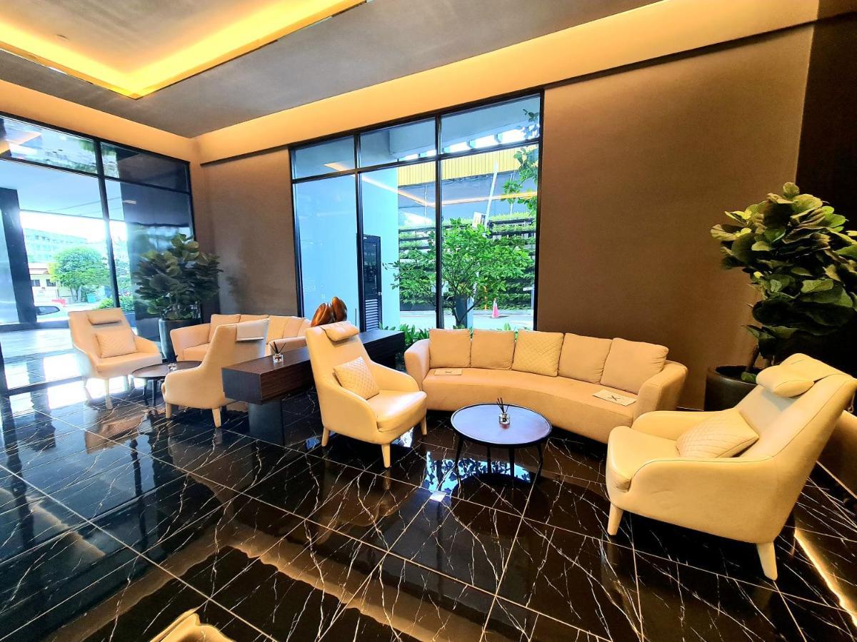 Beacon Executive Premium Suite George Town Exterior photo