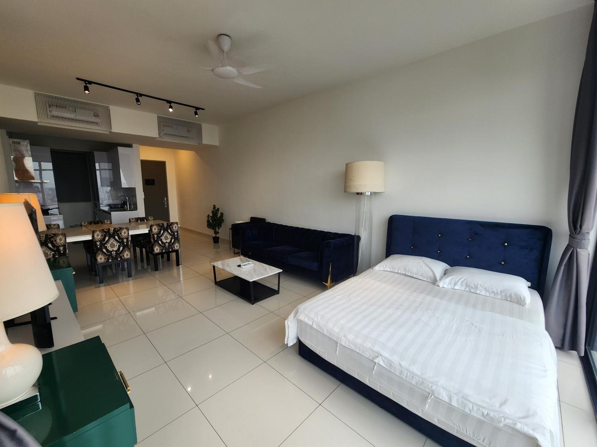 Beacon Executive Premium Suite George Town Exterior photo