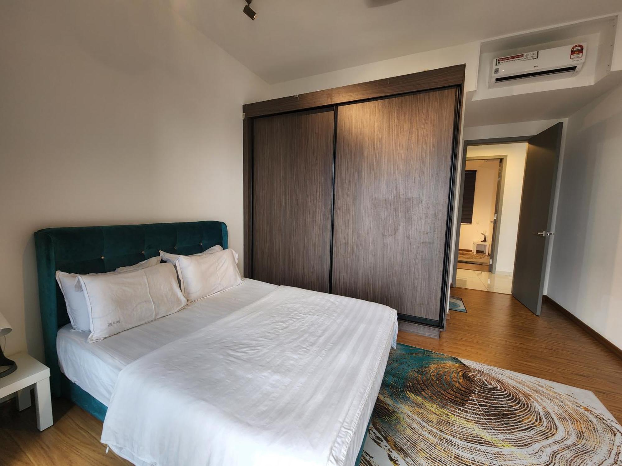 Beacon Executive Premium Suite George Town Exterior photo